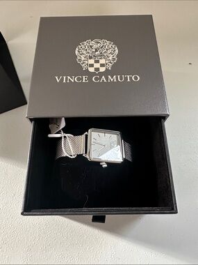 Vince Camuto Womens Silver Square New in box